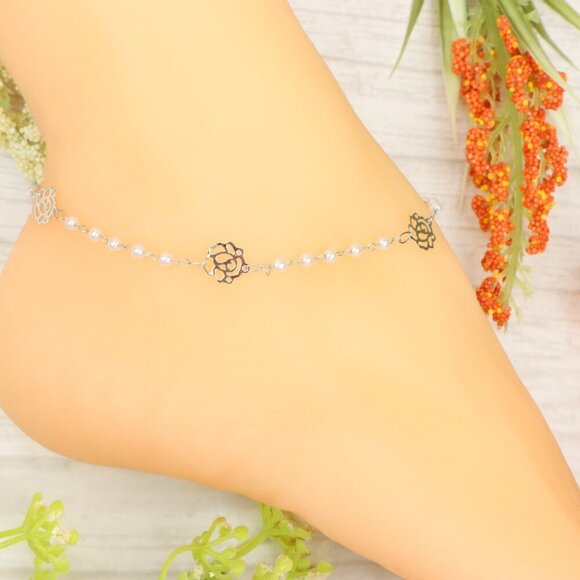 "Handmade Anklet – Elegant & Delicate Jewelry for Women | UNVRC1430 - Picture 4 of 10